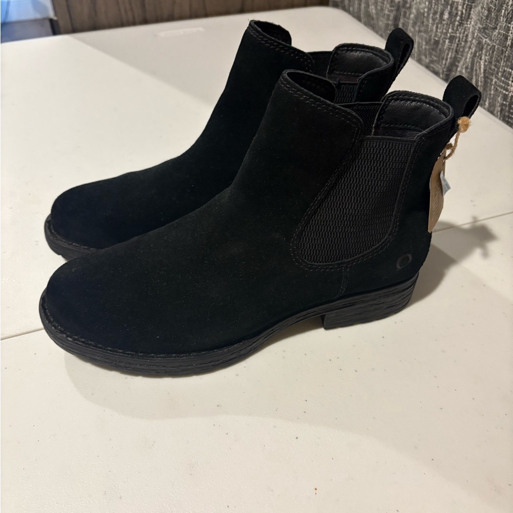 Born Cove Suede Black Waterproof Boots